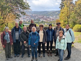 Wir mit Panorama Foto eines netten Passanten